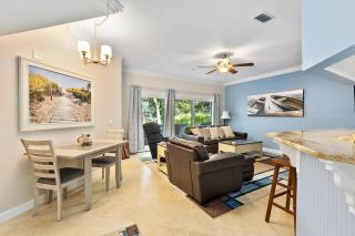 Pet Friendly Beach Villa 3 Bed 3 Bath walk to the beach pools tennis and more 16 OB - Hilton Head Island - 7