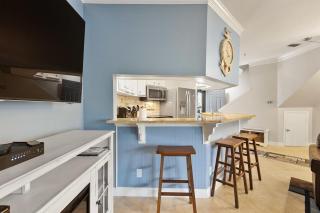 Pet Friendly Beach Villa 3 Bed 3 Bath walk to the beach pools tennis and more 16 OB - Hilton Head Island - 5