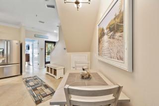 Pet Friendly Beach Villa 3 Bed 3 Bath walk to the beach pools tennis and more 16 OB - Hilton Head Island - 3