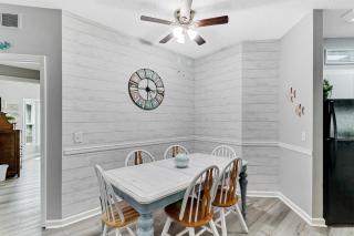 Upgraded Pet Friendly 3 bed 3 bath Beach Villa Walk to the beach - Hilton Head Island - 2