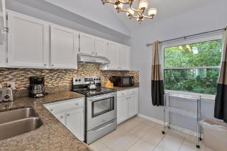 Walk to the Beach - 3 bed 3 bath beach Villa - 8006 Treetops - Hilton Head Island - 3