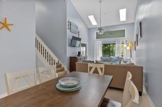 Walk to the Beach - 3 bed 3 bath beach Villa - 8006 Treetops - Hilton Head Island - 1