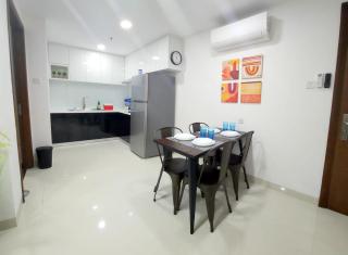 Near Ferry Terminal - Lovely 2 Bedroom Condo - Harbourbay Residences - 0608 - Tanjunguma - 8