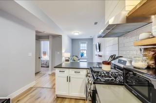 Modern 2BR with Patio & Cozy Space - Chicago - 2