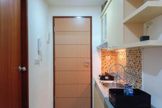 Tranquil Studio at Vida View Makassar Apartment By Travelio - Pampang - 4