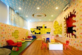 Cozy Stay and Tidy 1BR at The Bellezza Apartment By Travelio - 5