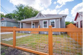 Seize the Moment 4BR3BA Gem w Downtown Views - San Antonio - 9
