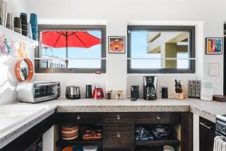 Stunning Ocean Views 2 Pools 10 min walk to beach - 9