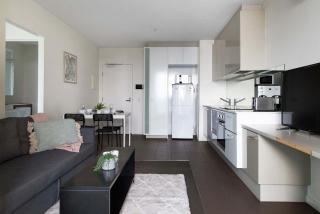 Southern Cross Gem, Modern Home with Harbour Views - 1