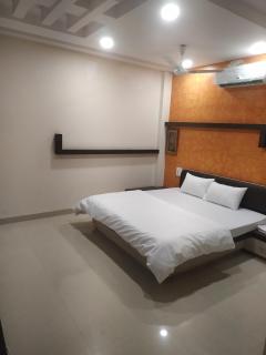 Satyabhama Homestay-Pearl - Two BHK Luxury appartment - Indore - 3