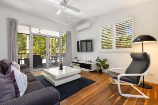 Lane by the Bay - Centrally located 2 bed modern Townhouse - 8
