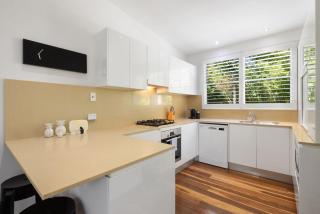 Lane by the Bay - Centrally located 2 bed modern Townhouse - 5