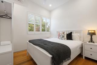 Lane by the Bay - Centrally located 2 bed modern Townhouse - 1