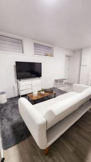 Newly Renovated One Bedroom Unit USA SIDE - Niagara Falls - 6