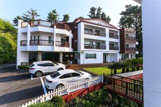 Four Season Pension - 4