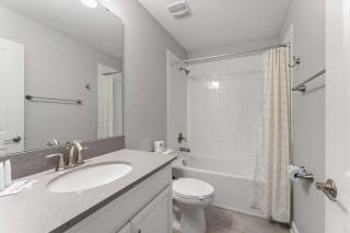 Lakefront 9BR Resort Pool Home Near Disney World - Kissimmee - 8