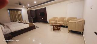 Neelkanth Hotel - Ayodhya - 8