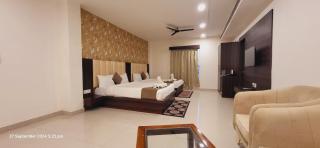 Neelkanth Hotel - Ayodhya - 3