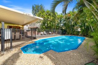 Shailer Park-House & Granny flat - Pool, Sauna-Ideal for Groups - 9