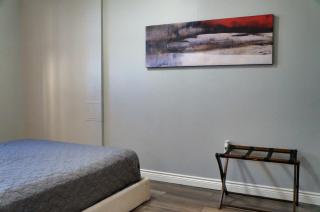 Spacious 2 bedroom in Beltline on the top floor - Calgary - 2