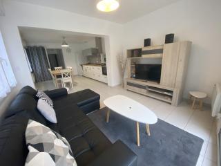 Maison rénovée avec cuisine équipée à La Roche-Posay - FR-1-541-148 - 0