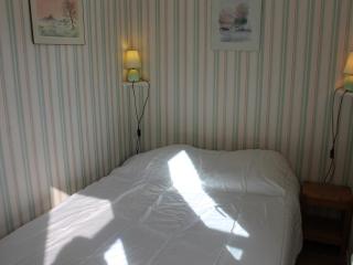 T2 près des Thermes du Connétable avec balcon et Wi-Fi - FR-1-541-126 - 5