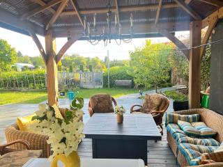 WestDockHouse -Riverside 4BR Villa with Private Dock near UBC & Golf & Airport - 2