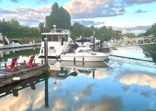 WestDockHouse -Riverside 4BR Villa with Private Dock near UBC & Golf & Airport - 8