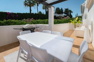 Ivy Pool Nueva Andalucia Bbq - 5