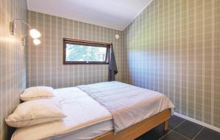 Awesome Home In Löttorp - Löttorp - 4