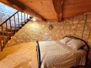 Chaleureux moulin en pierre avec maison attenante - - 8