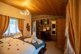 Britannia Petite Lodge - Still Rabbit - Hot Tub - Yorkshire - 5