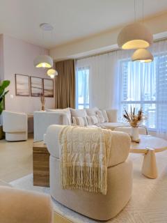 Naseem - Elegant Coastal Retreat with Stunning Marina Views - Dubai - 9
