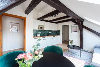 Zen & Stylish Prague Attic Apartment - Prague - 2