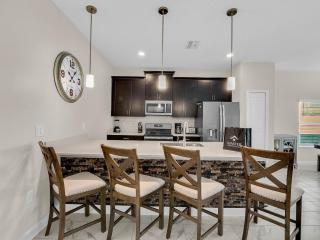 Last Minute Disney Getaway! Private Pool, Hot Tub & Games Room. Book Now! #65717 - Kissimmee - 2
