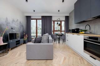 Tasteful Apartment with Parking by Noclegi Renters - 6