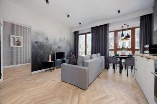 Tasteful Apartment with Parking by Noclegi Renters - 1