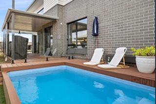 Spacious family home with pool and ocean views - Torquay - 5