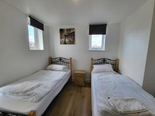 Serene 1 bedroom, 3 Single Beds - Bristol - 8