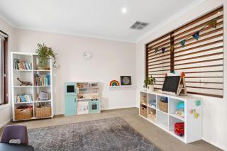 Spring Valley family haven with serene views - 5