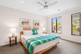 Spring Valley family haven with serene views - 4