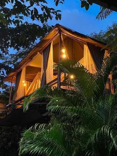 โดมอิงธาร บ้านสวนสราญชล - - 0