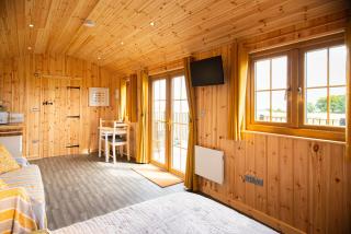 Head For The Hills Glamping - Shepherd's Hut - Llanfynydd - 3