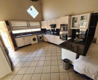 Riverview Pub & Grub - 4