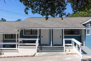The Claire Hotel - Canyon Lake - 3