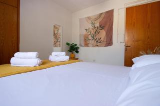 5-min to the beach, 1-bed apt - 2