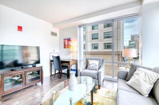 Modern Apt Near MIT - 8