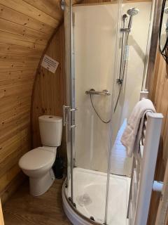 Mountain Edge Resort Mega pod 6 with Hot Tub - Church Stretton - 6