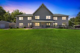 Green Goose Lodge - - 0