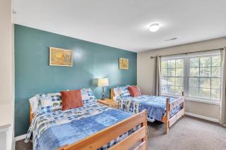 Green Goose Lodge - - 8